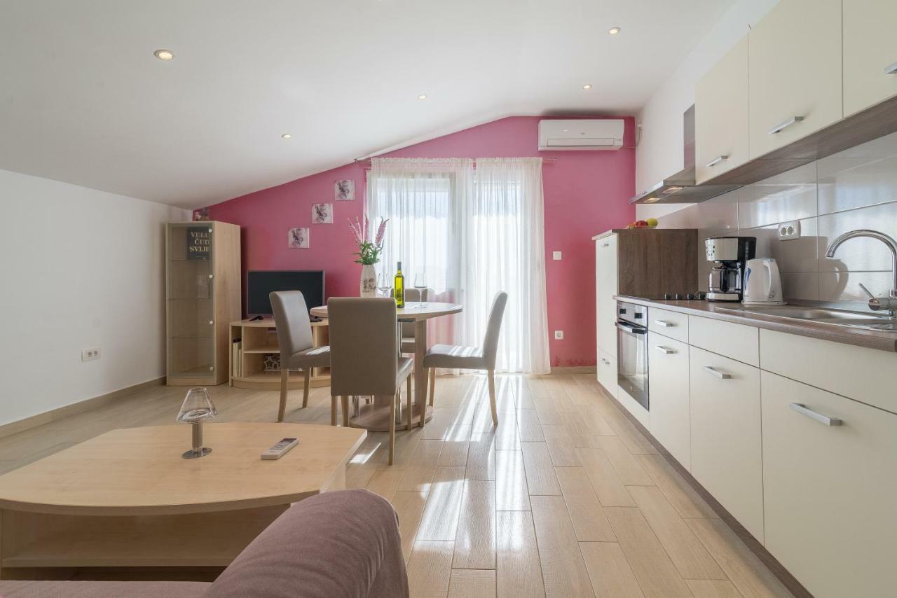 Orhideja Apartman *